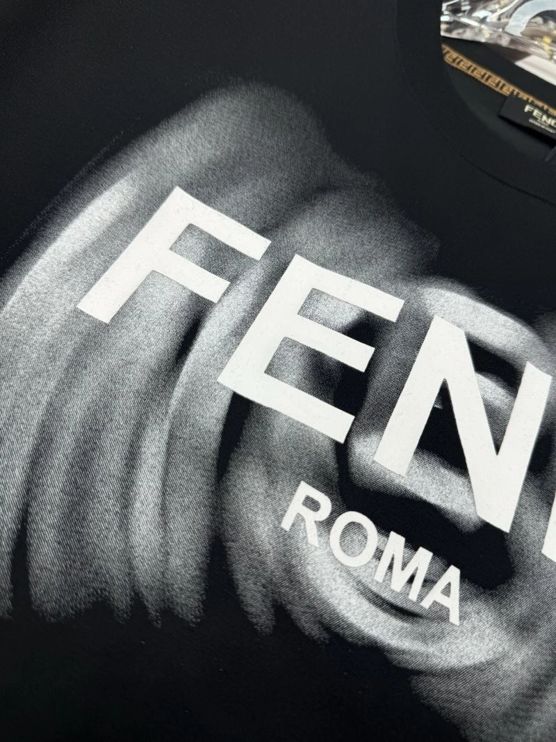 Fendi T-Shirts Effortless 121402