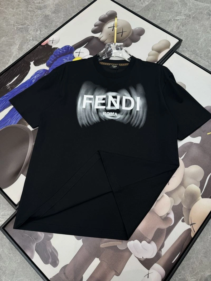 Fendi T-Shirts Effortless 121402