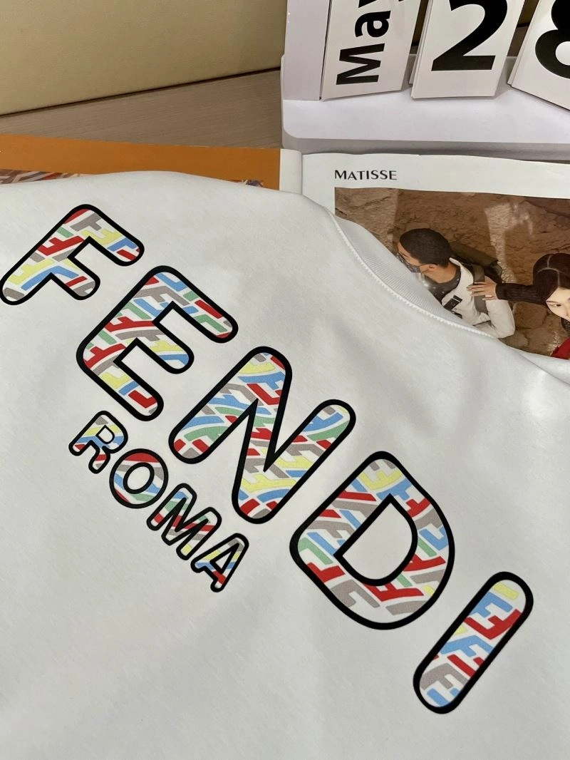 Fendi T-Shirts Breathable 121400