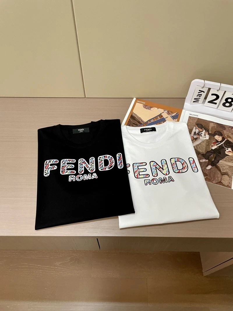 Fendi T-Shirts Breathable 121400