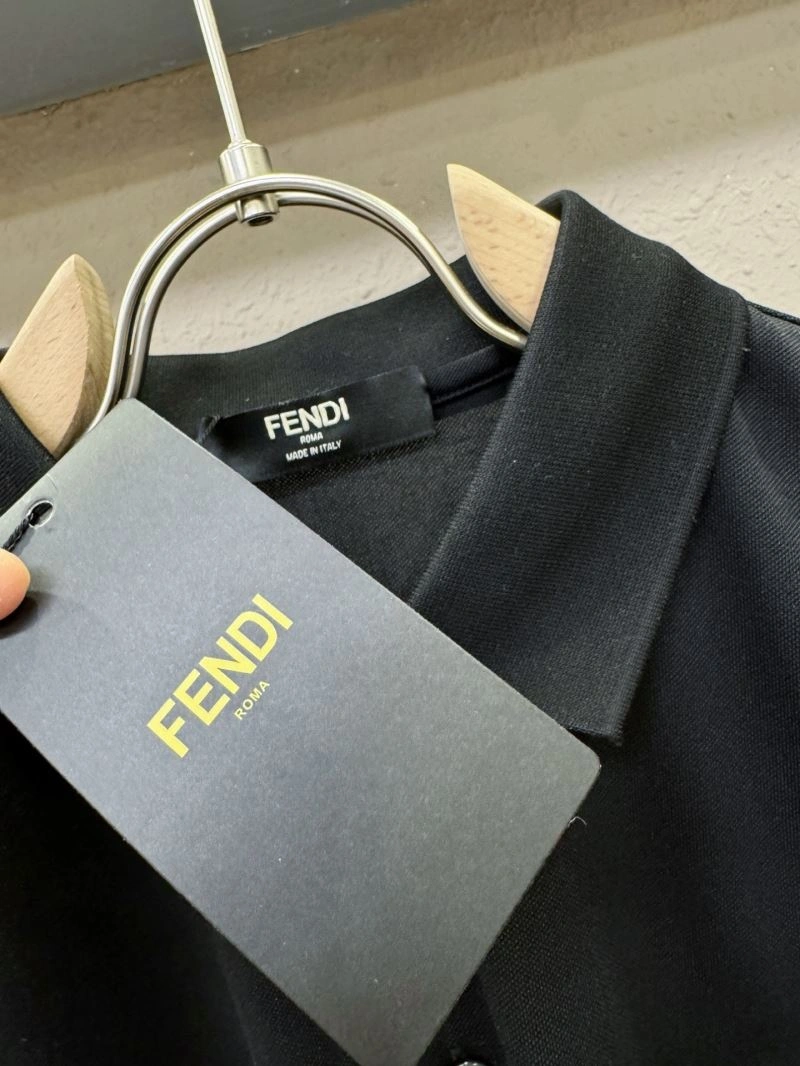 Sleek Fendi T-Shirts 121399