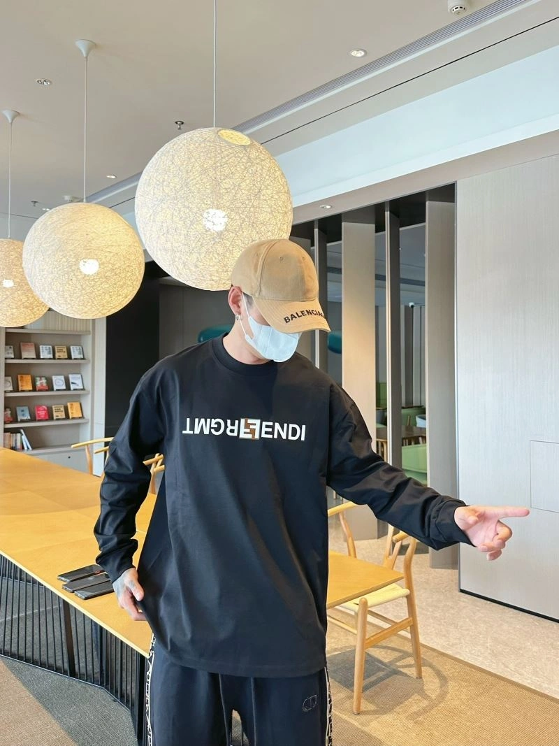 MultiPurpose Fendi T-Shirts 121395