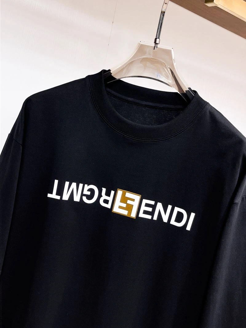 ComfortFit Fendi T-Shirts 121391