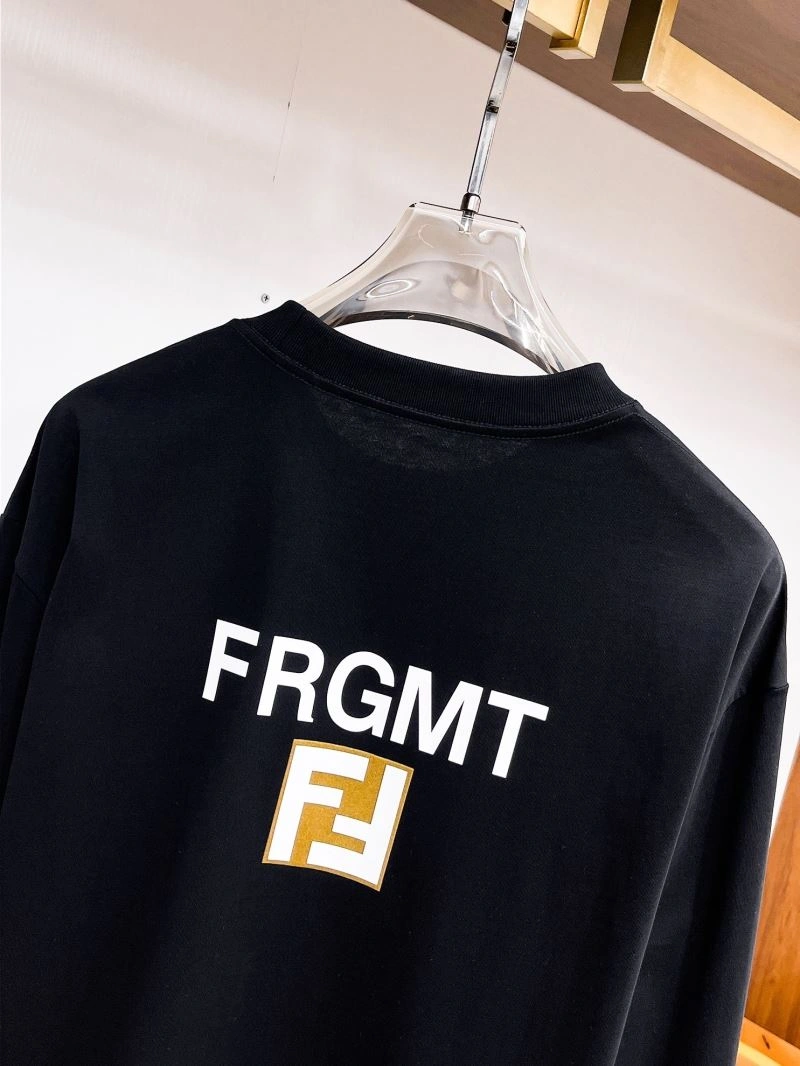 ComfortFit Fendi T-Shirts 121391