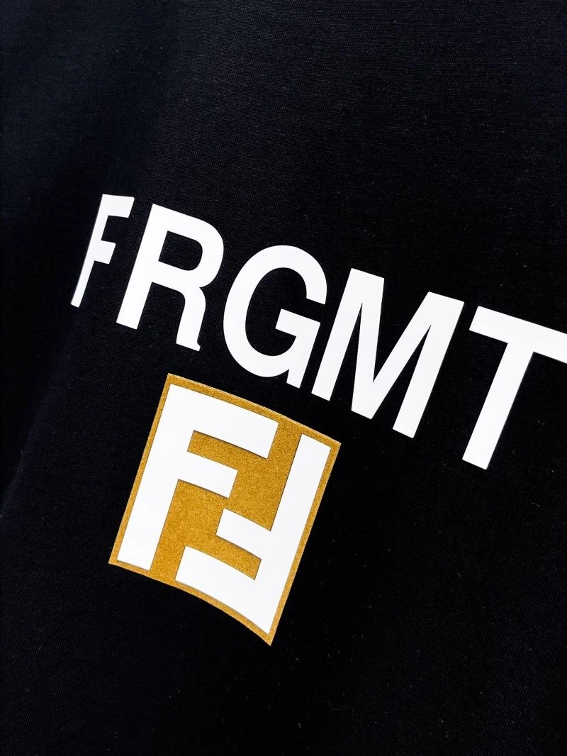 ComfortFit Fendi T-Shirts 121391