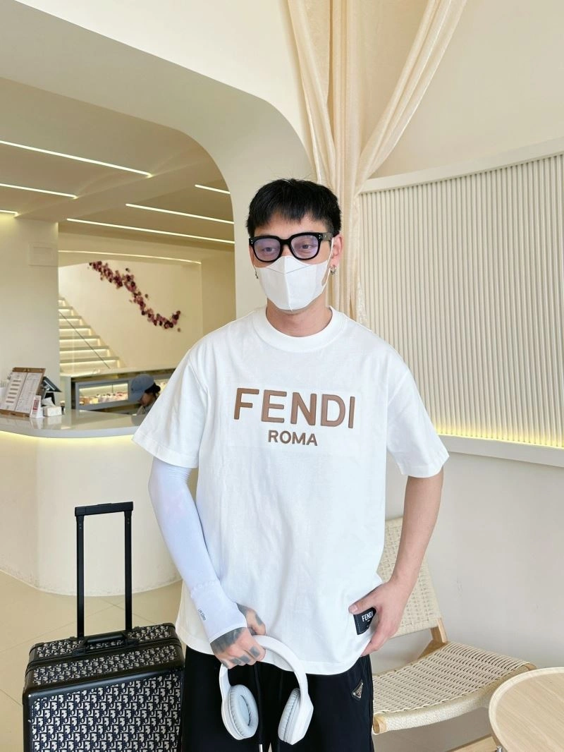 Fendi T-Shirts Lightweight 121364