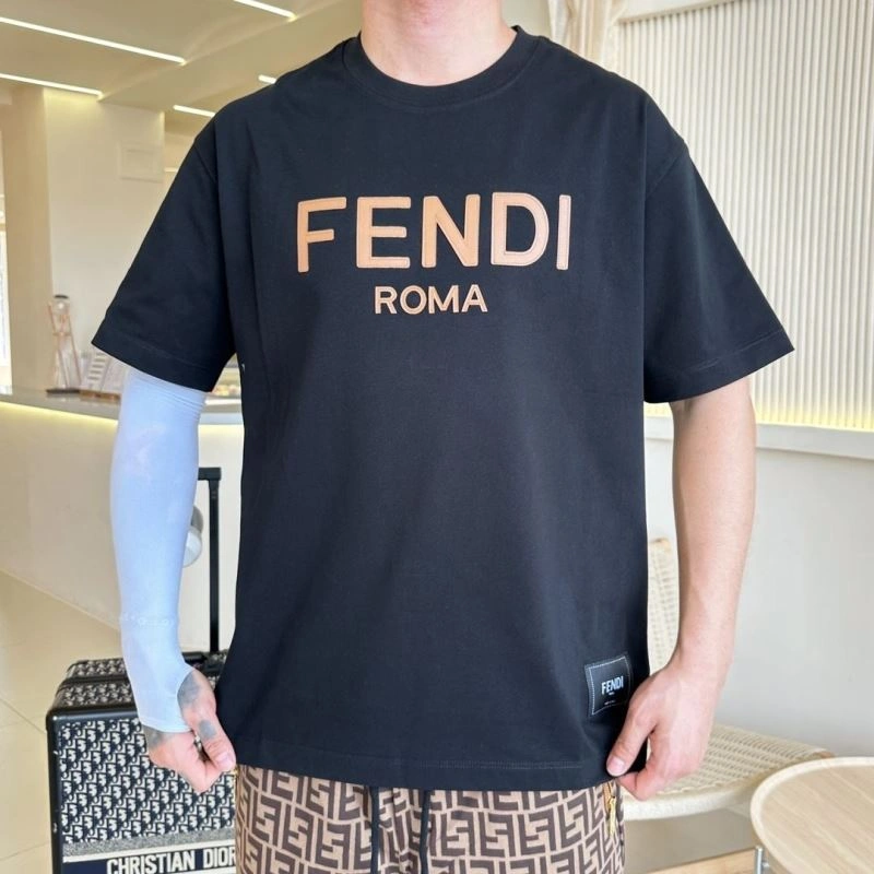 Fendi T-Shirts Refined 121378