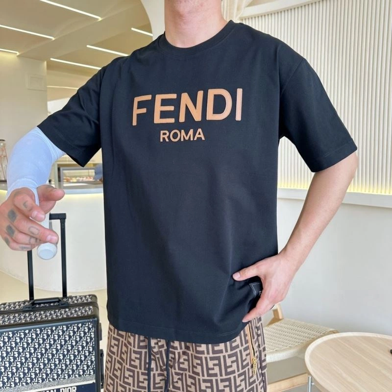 Fendi T-Shirts Refined 121378