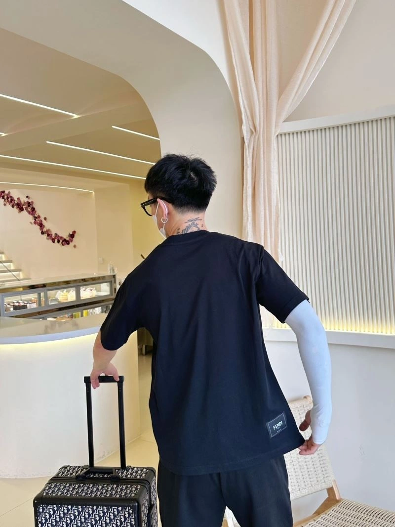 Upgraded Fendi T-Shirts 121376