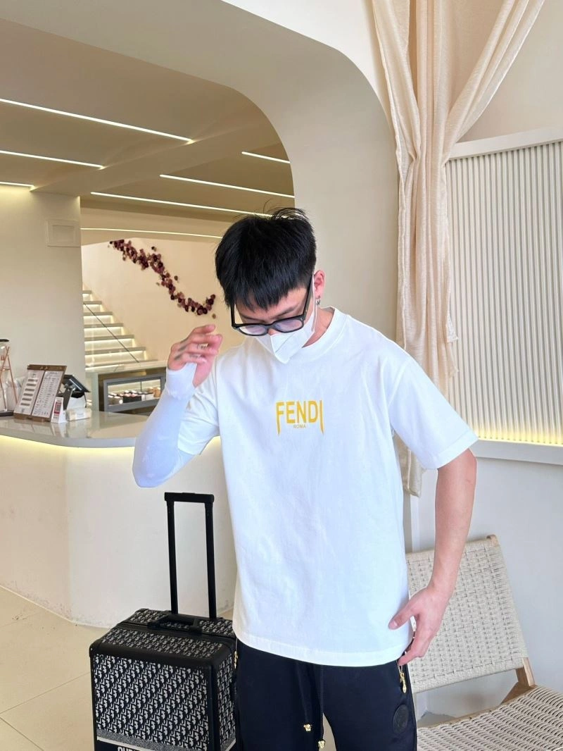 Fendi T-Shirts Breathable 121370