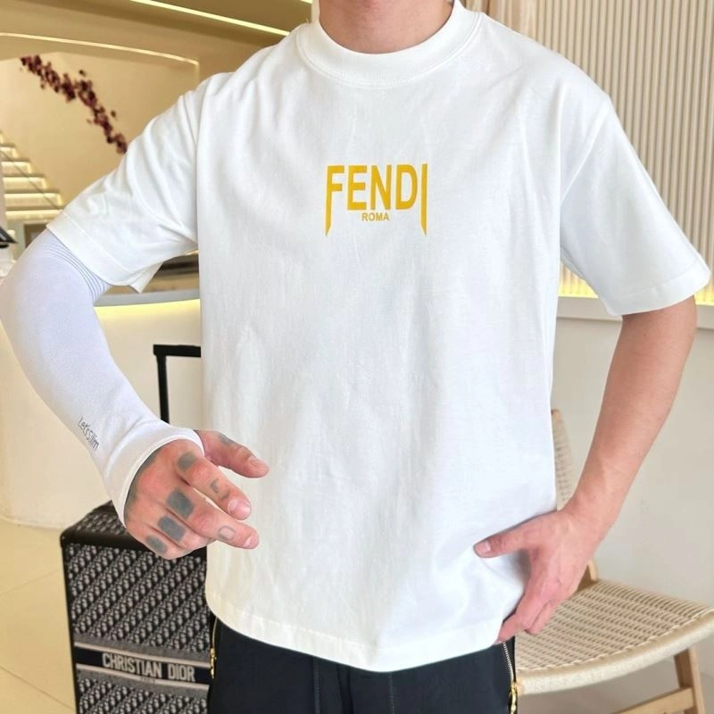 Fendi T-Shirts Breathable 121370