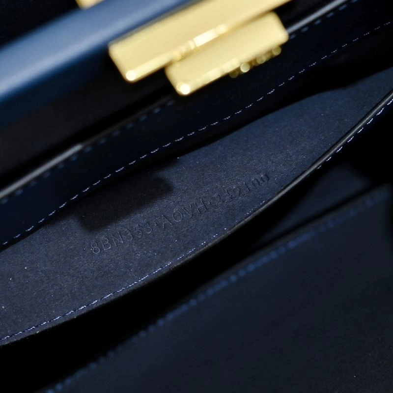 Trendy Fendi Top Handle Bags 85113