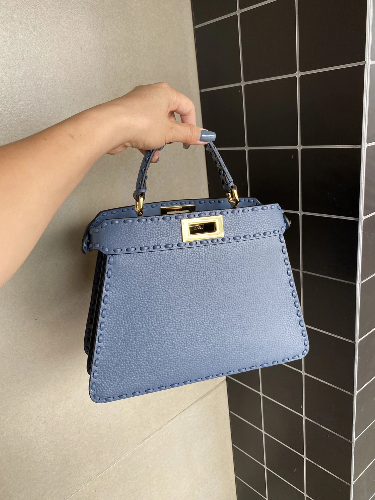 Chic Fendi Top Handle Bags 76656