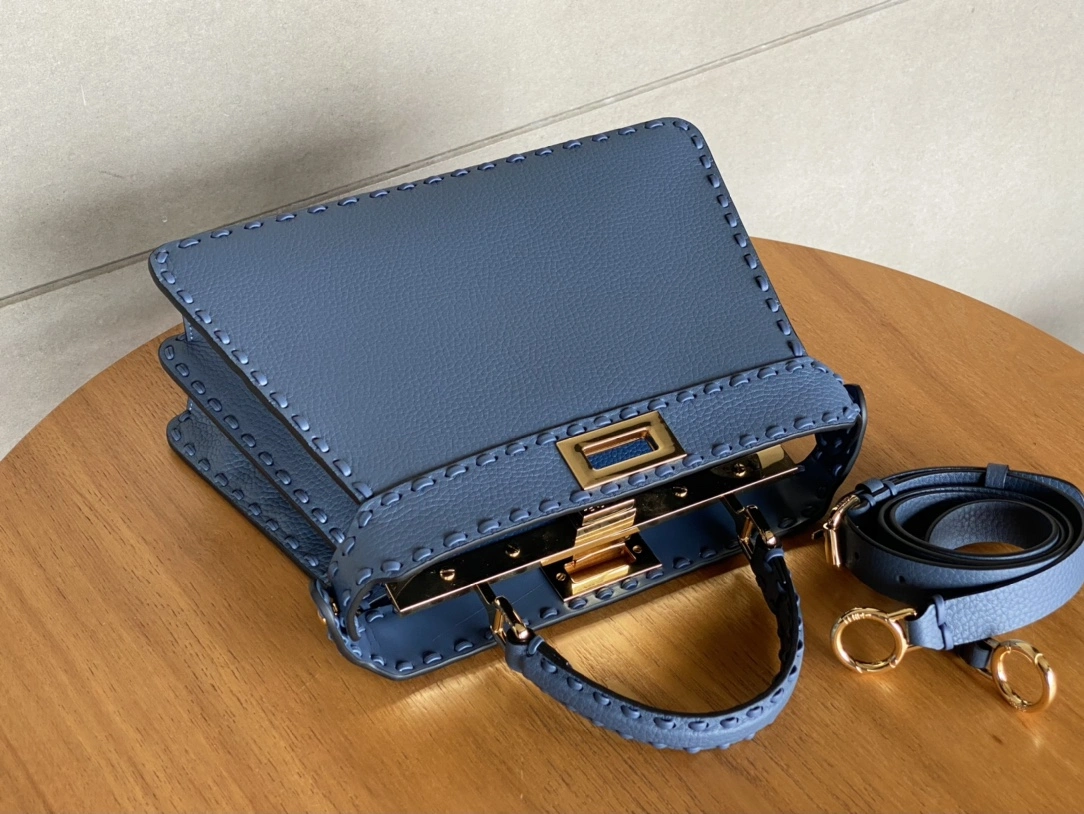 Chic Fendi Top Handle Bags 76656