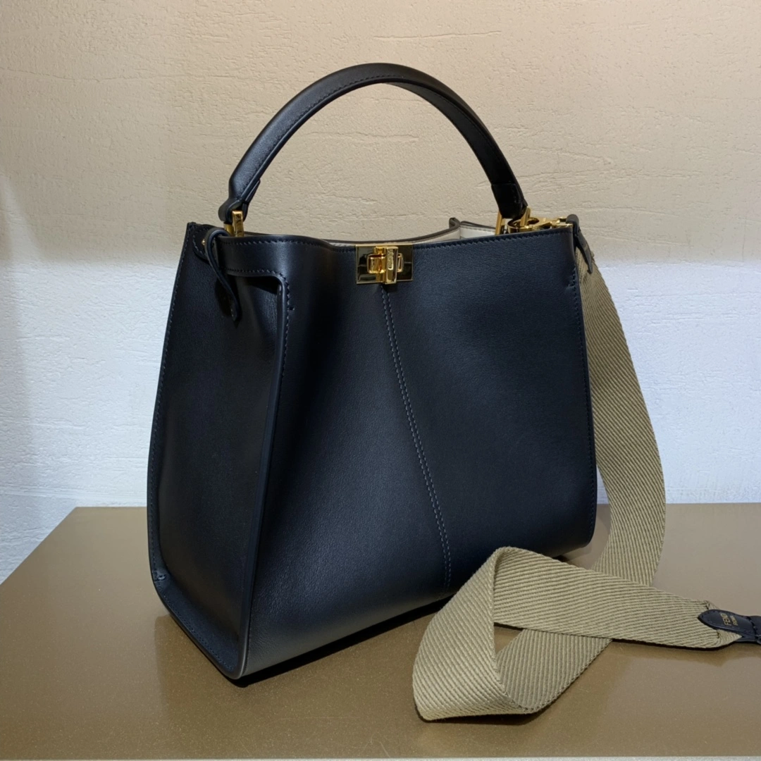 Fendi Top Handle Bags Minimalist 76649