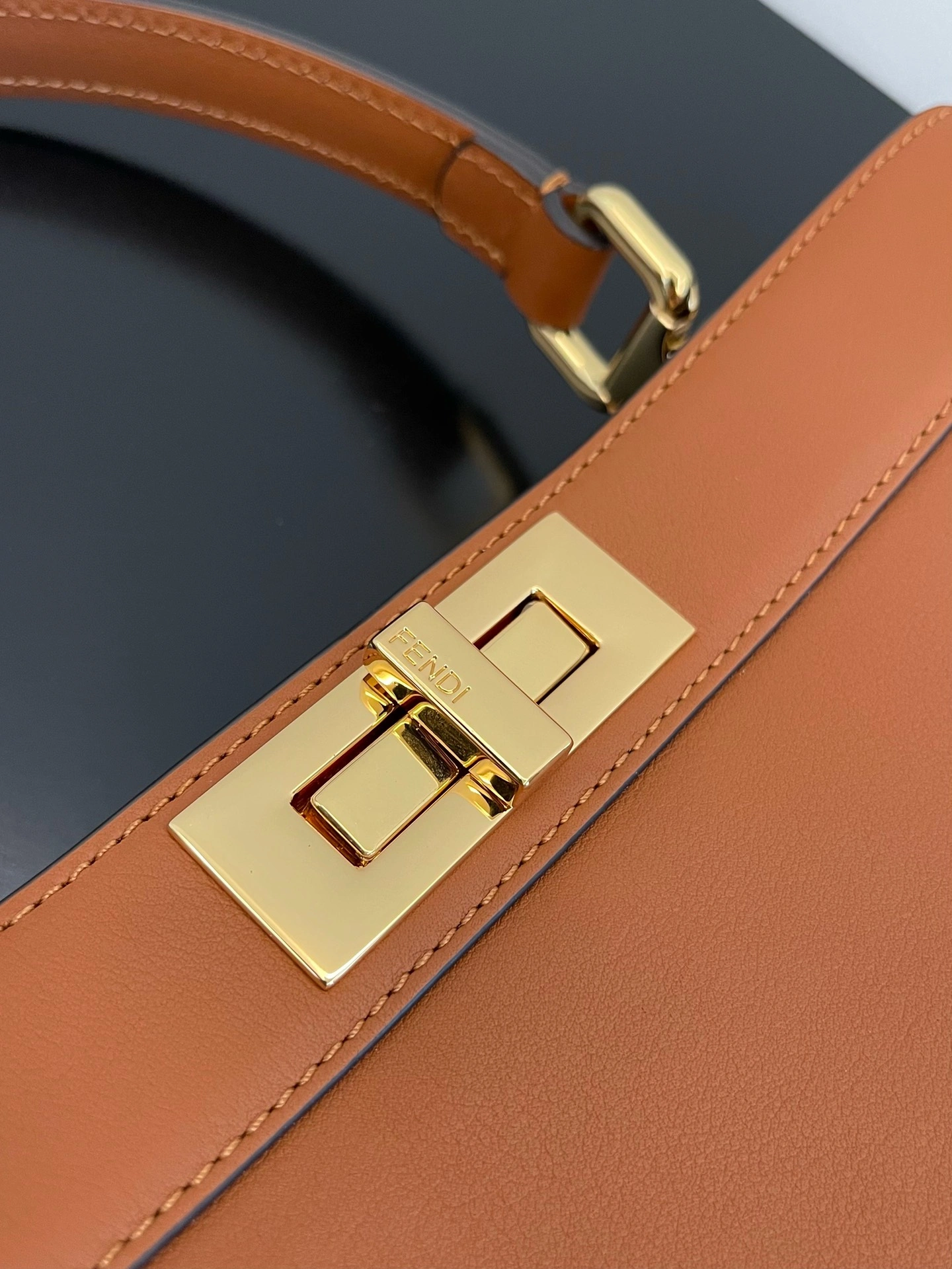 ZeroBulk Fendi Top Handle Bags 76644