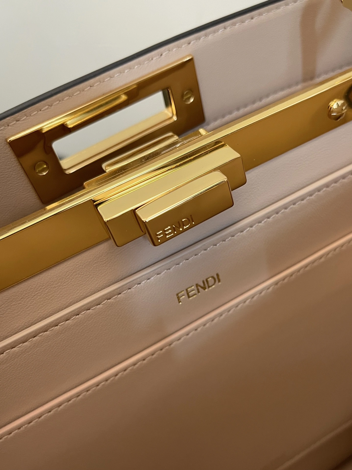 ZeroBulk Fendi Top Handle Bags 76644