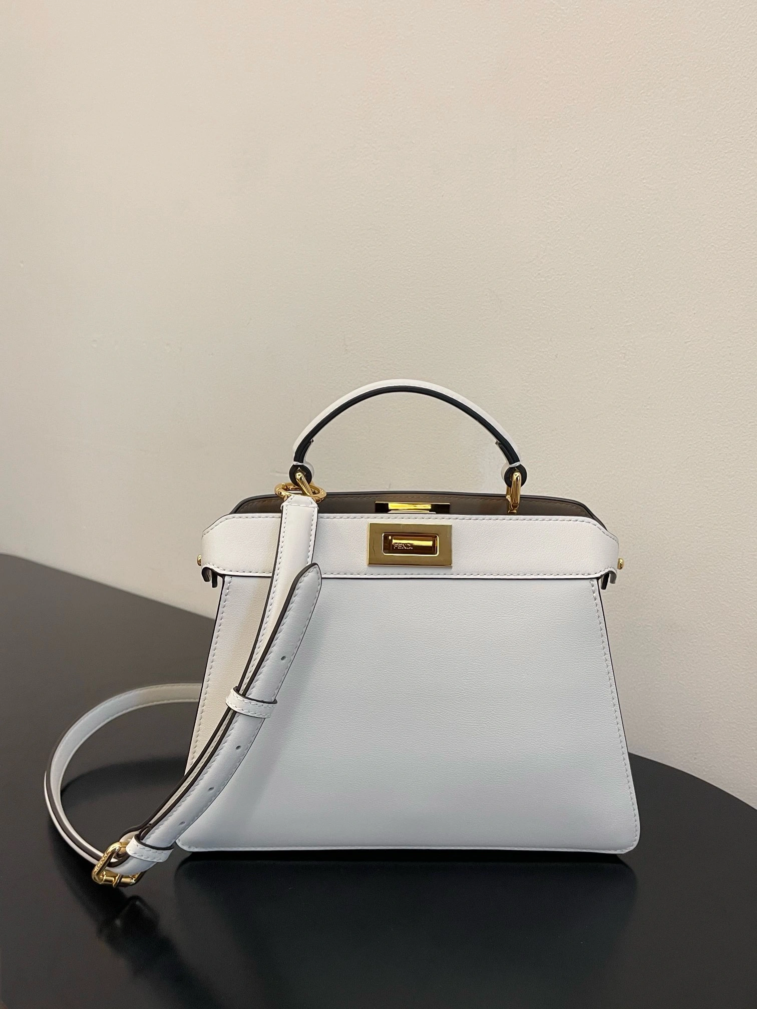 Fendi Top Handle Bags TimelessDesign 76641