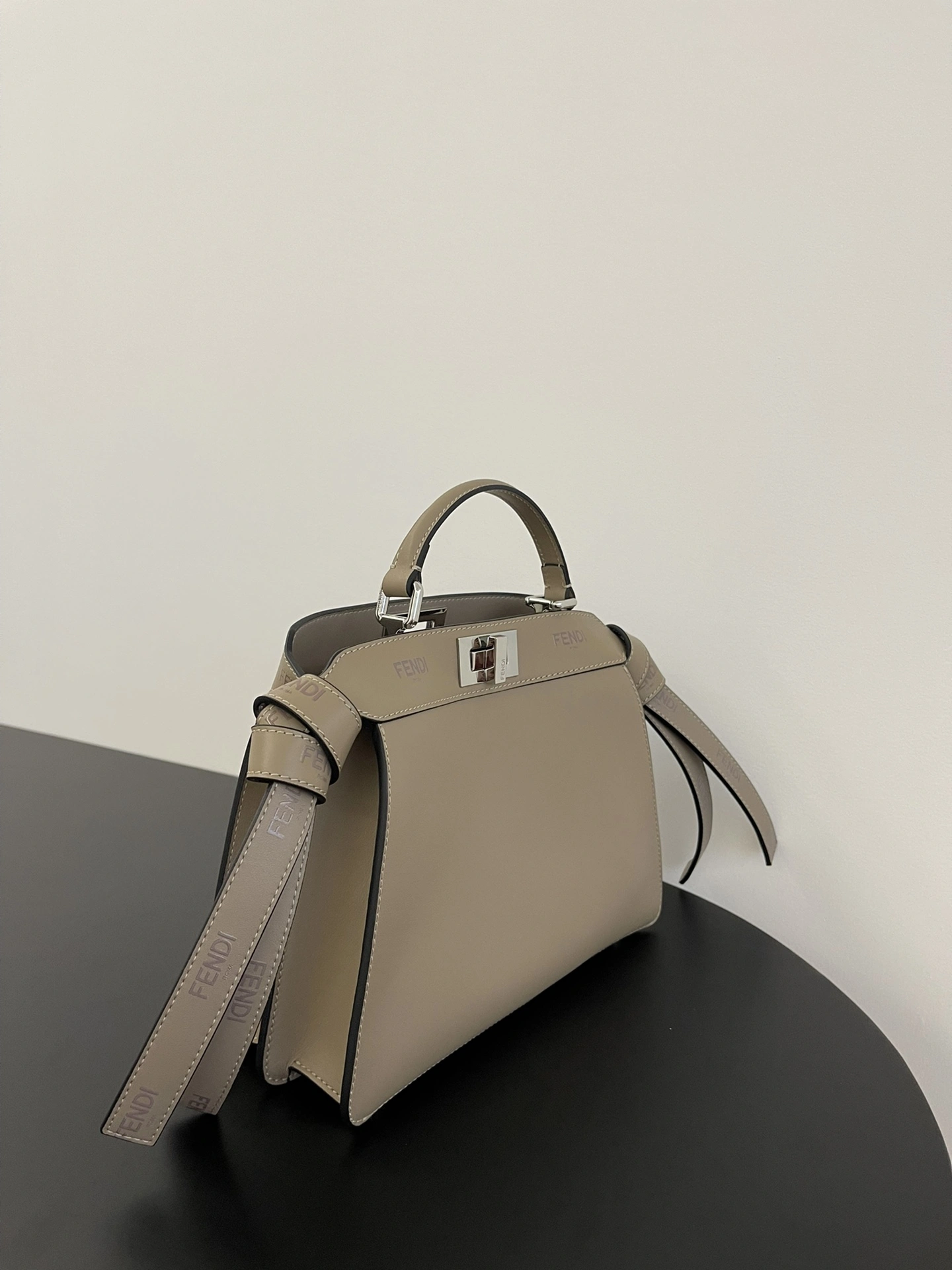RelaxedFit Fendi Top Handle Bags 76638