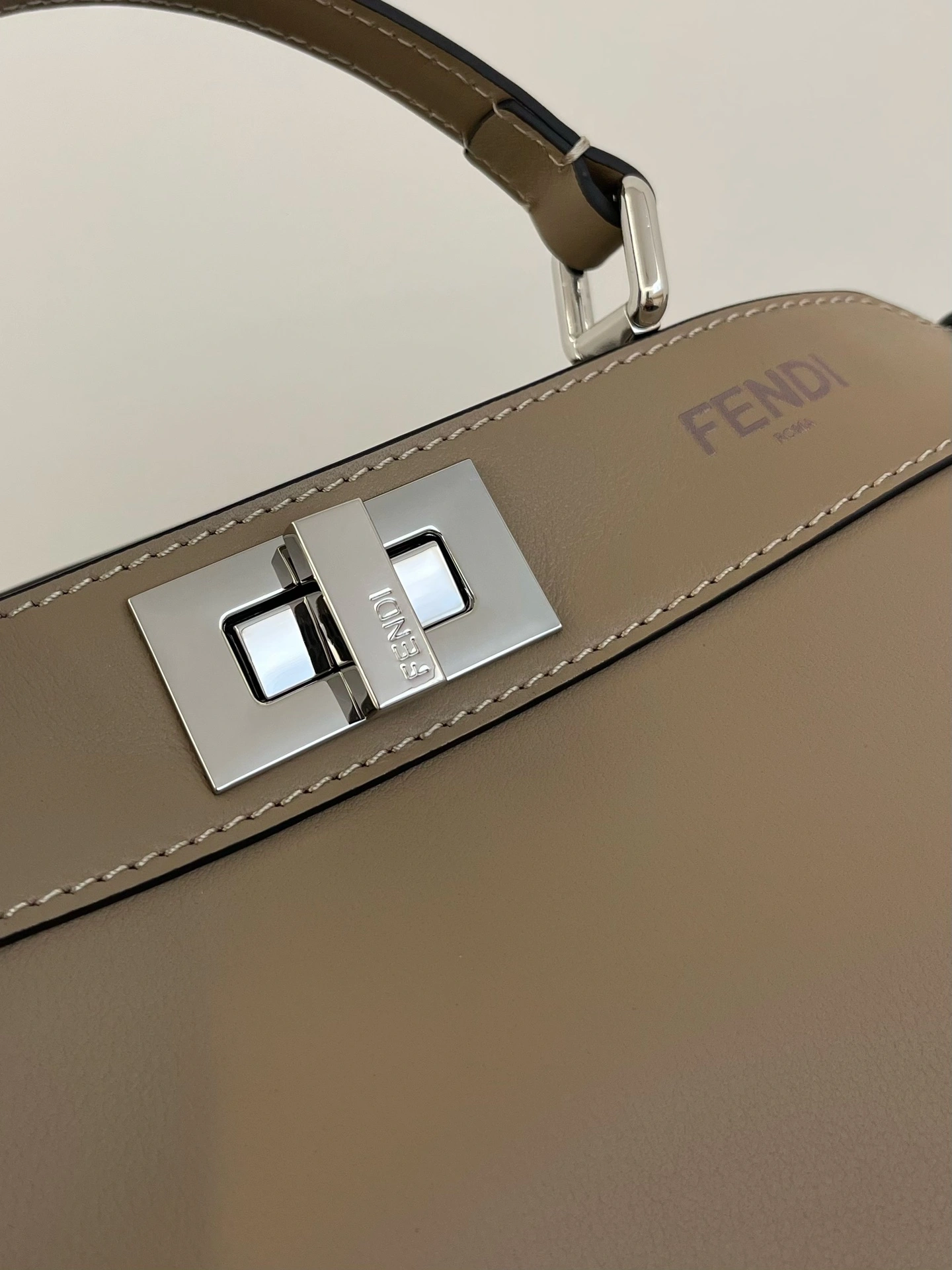 RelaxedFit Fendi Top Handle Bags 76638
