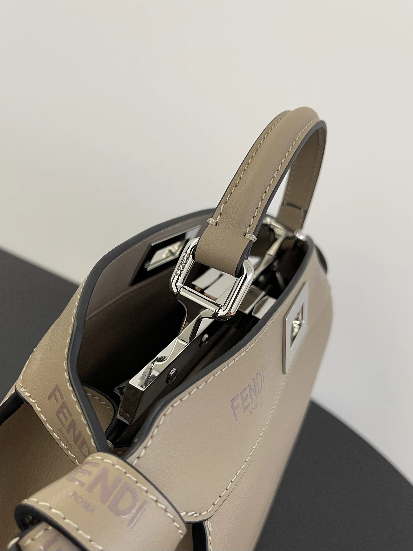 RelaxedFit Fendi Top Handle Bags 76638