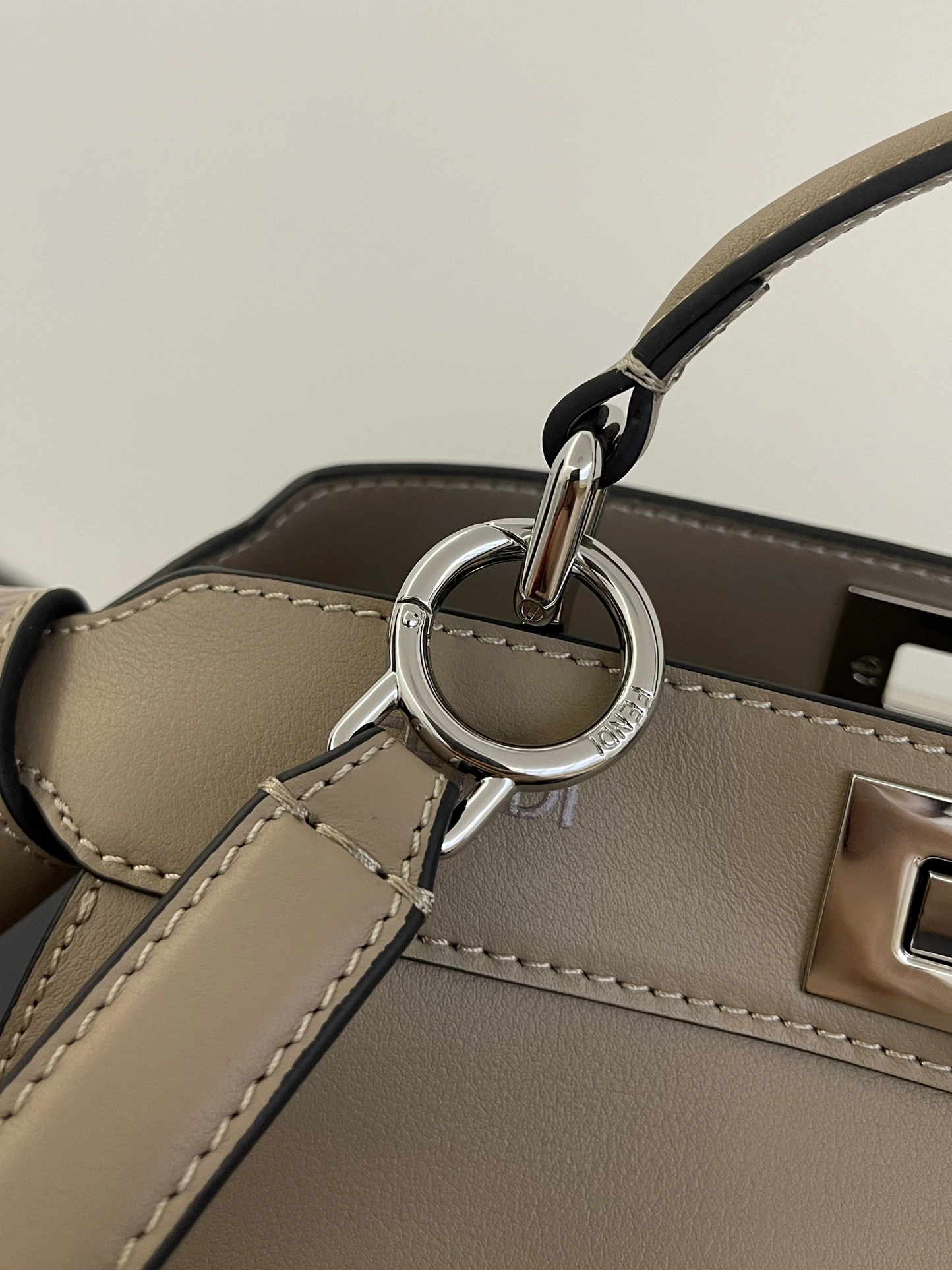 RelaxedFit Fendi Top Handle Bags 76638