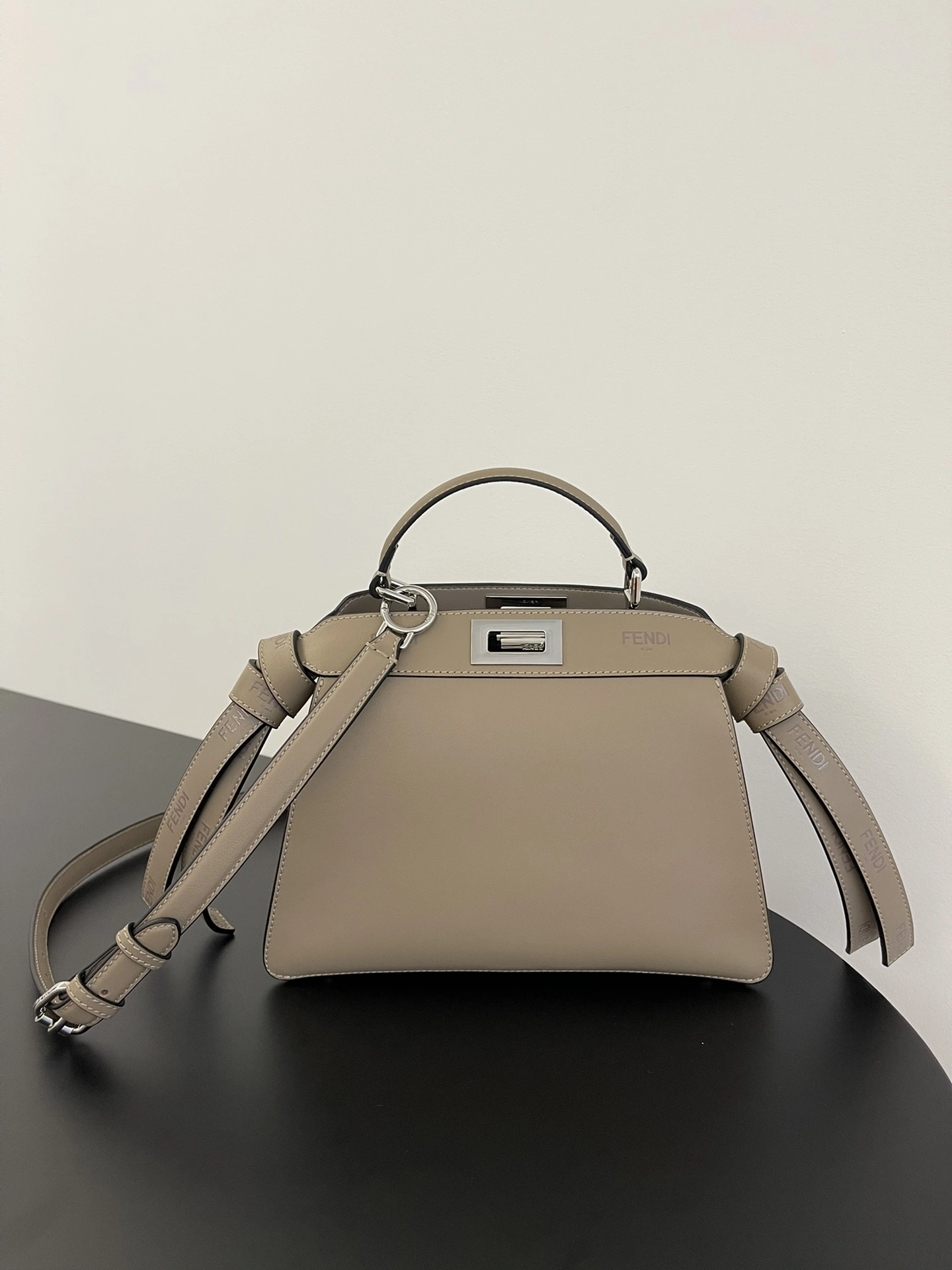 RelaxedFit Fendi Top Handle Bags 76638