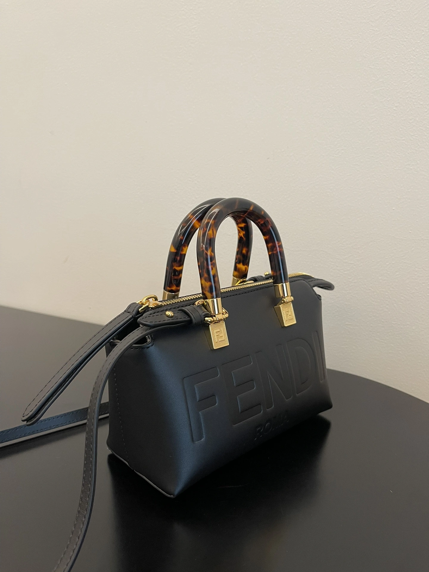 Tailored Fendi Top Handle Bags 76635