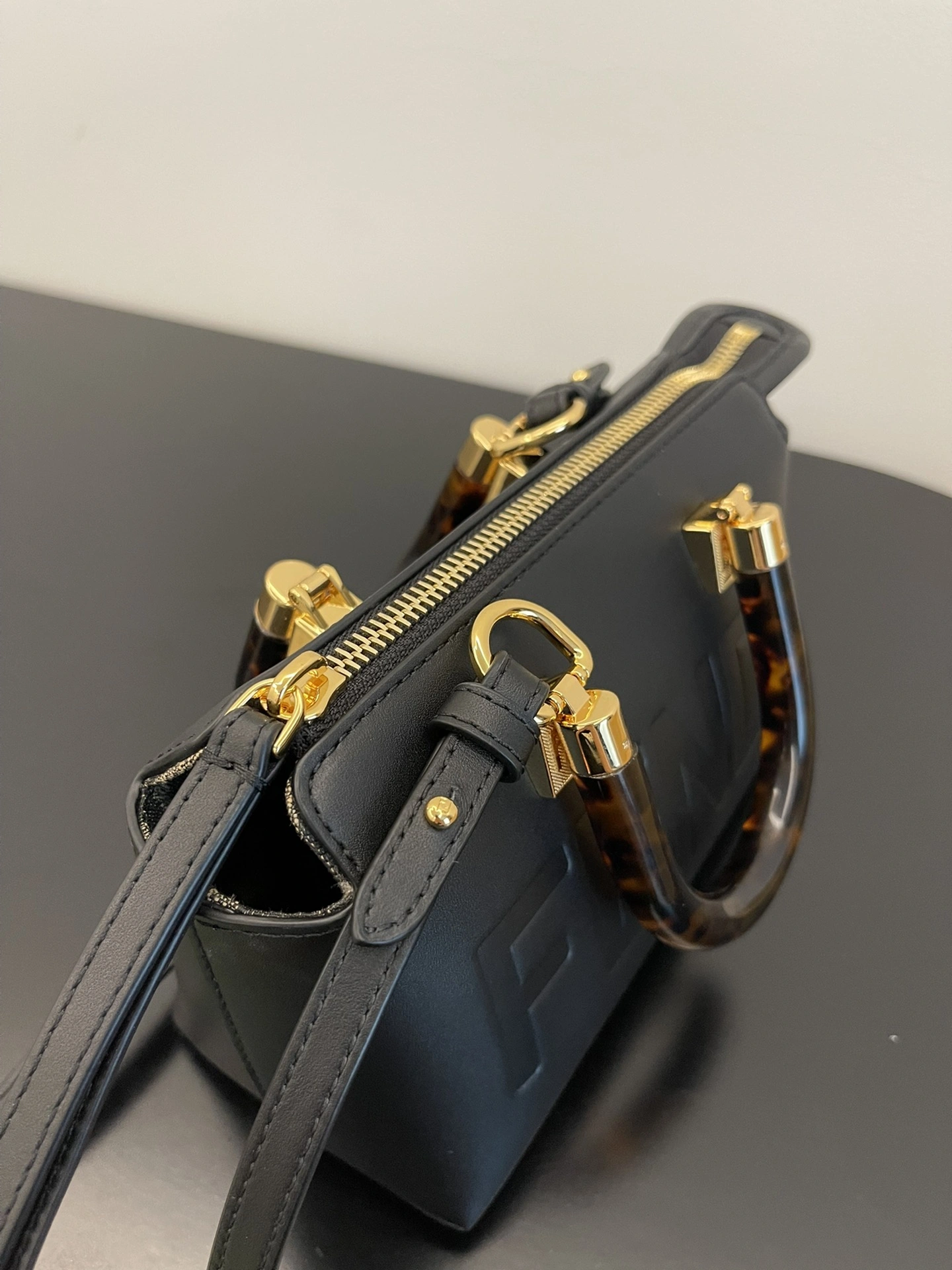 Tailored Fendi Top Handle Bags 76635