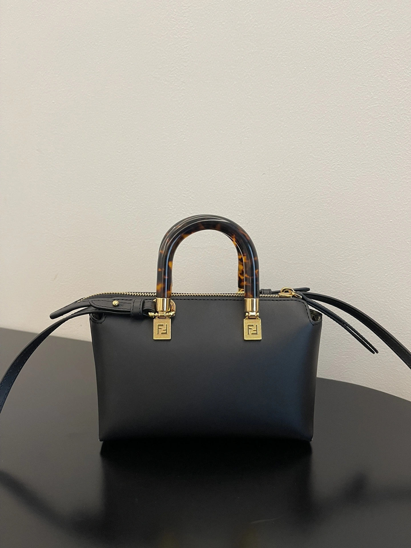 Tailored Fendi Top Handle Bags 76635