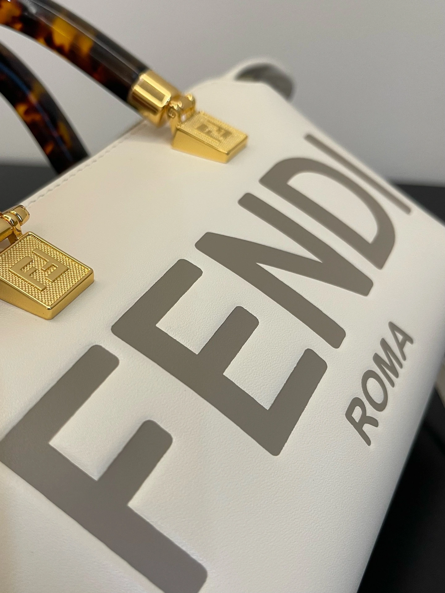 Classic Fendi Top Handle Bags 76630