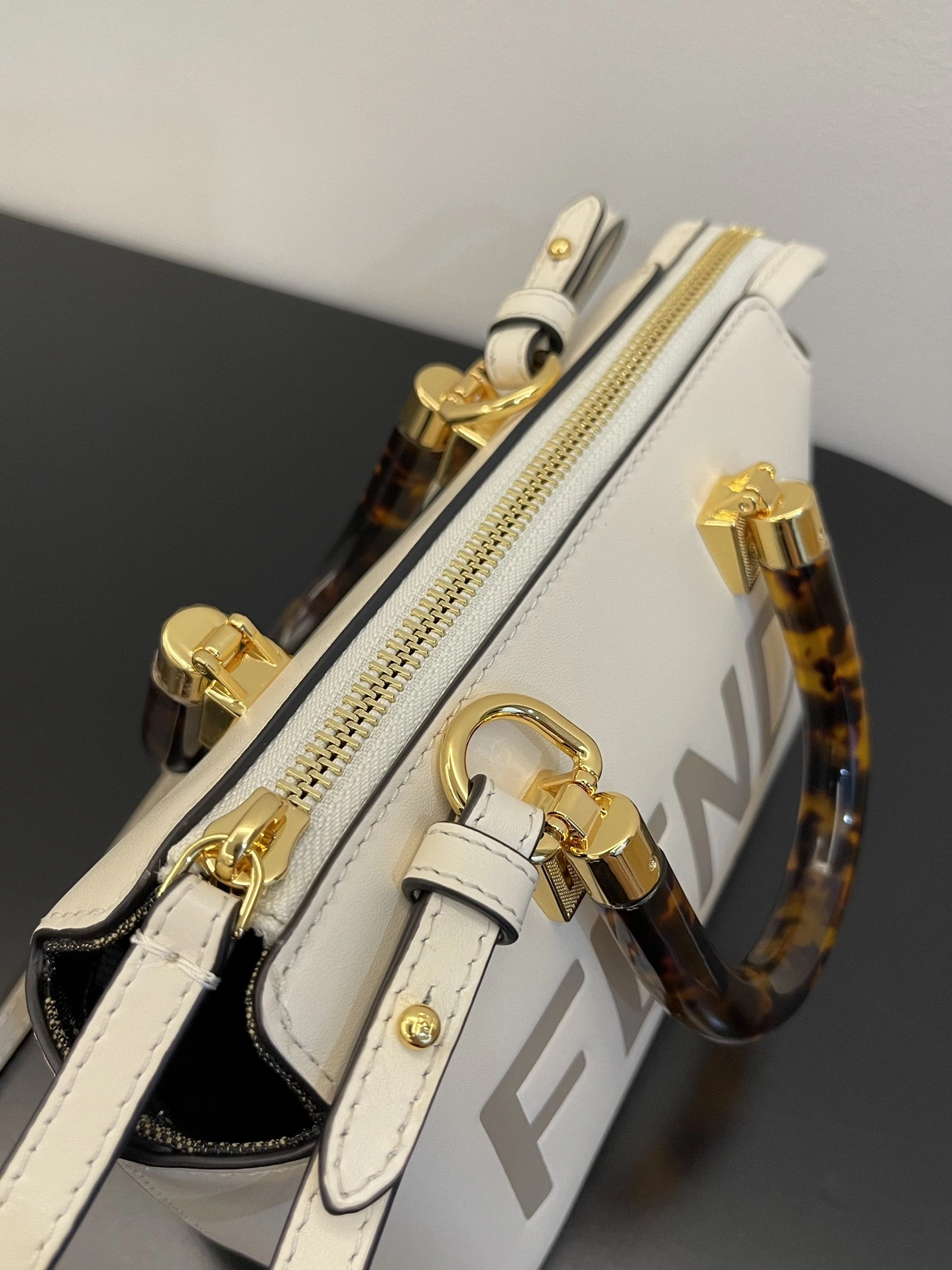 Classic Fendi Top Handle Bags 76630
