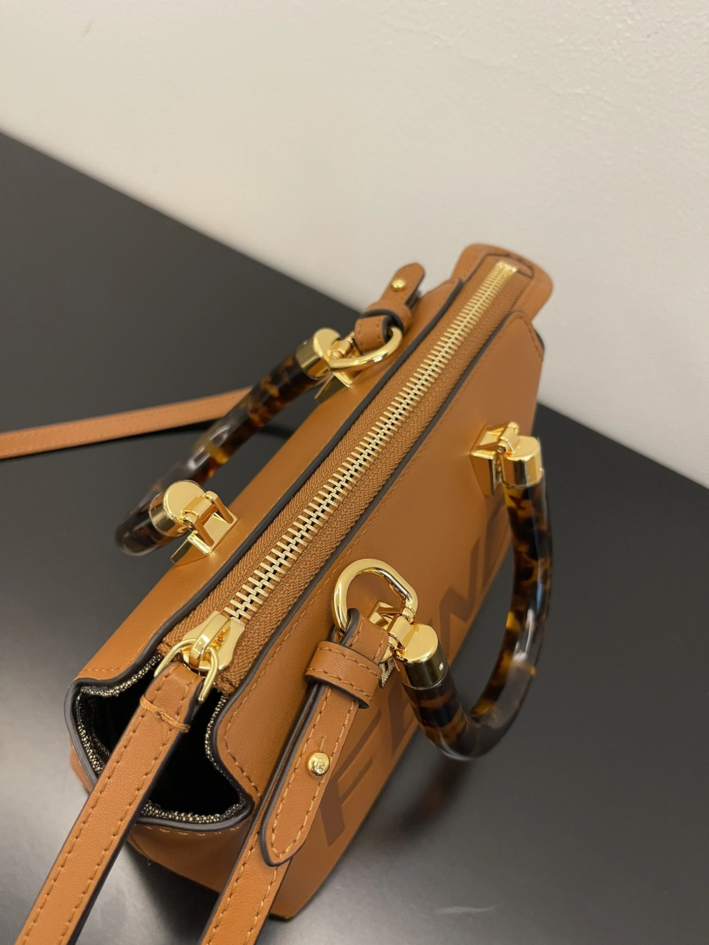 Tailored Fendi Top Handle Bags 76634