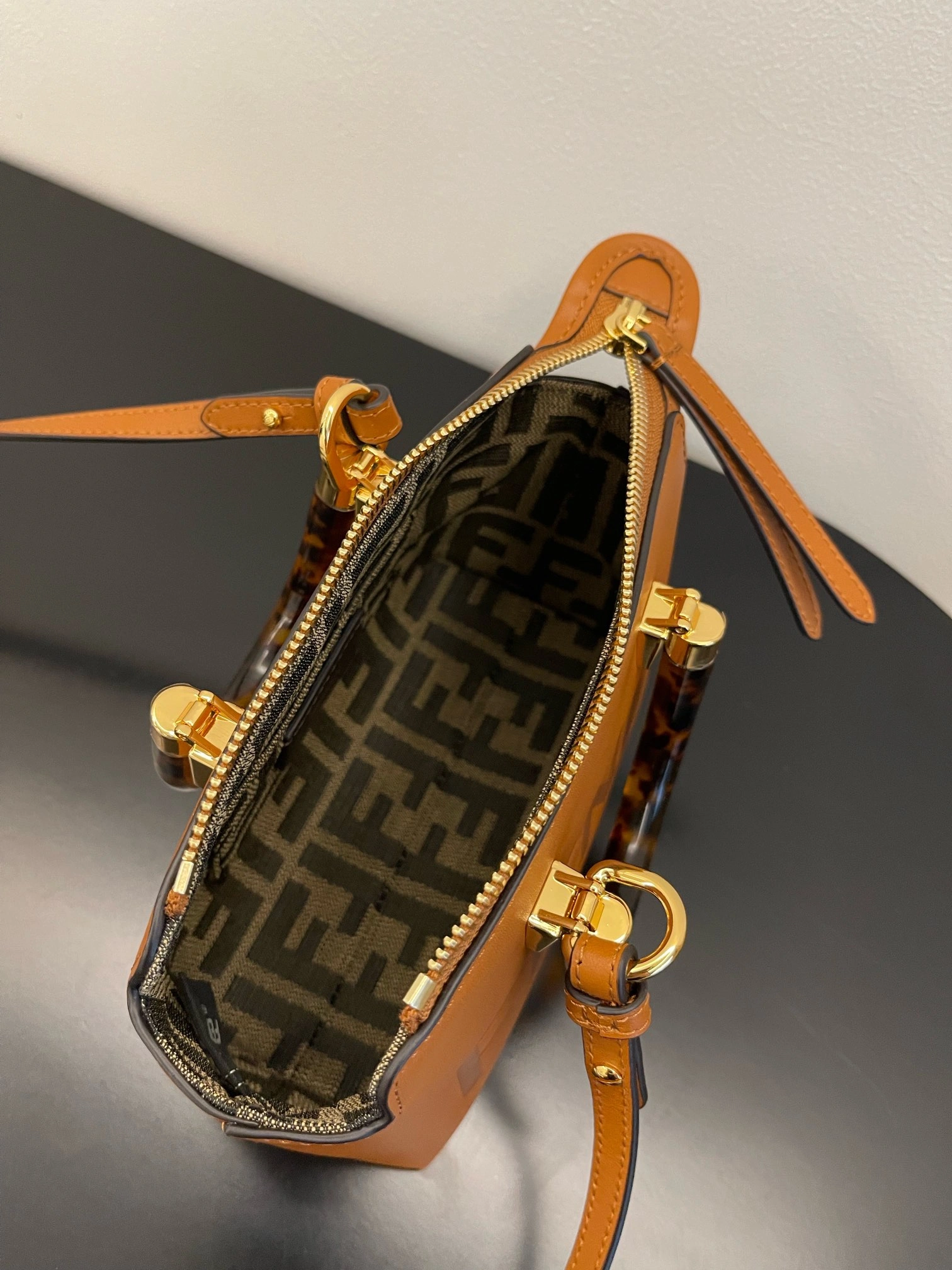 Tailored Fendi Top Handle Bags 76634