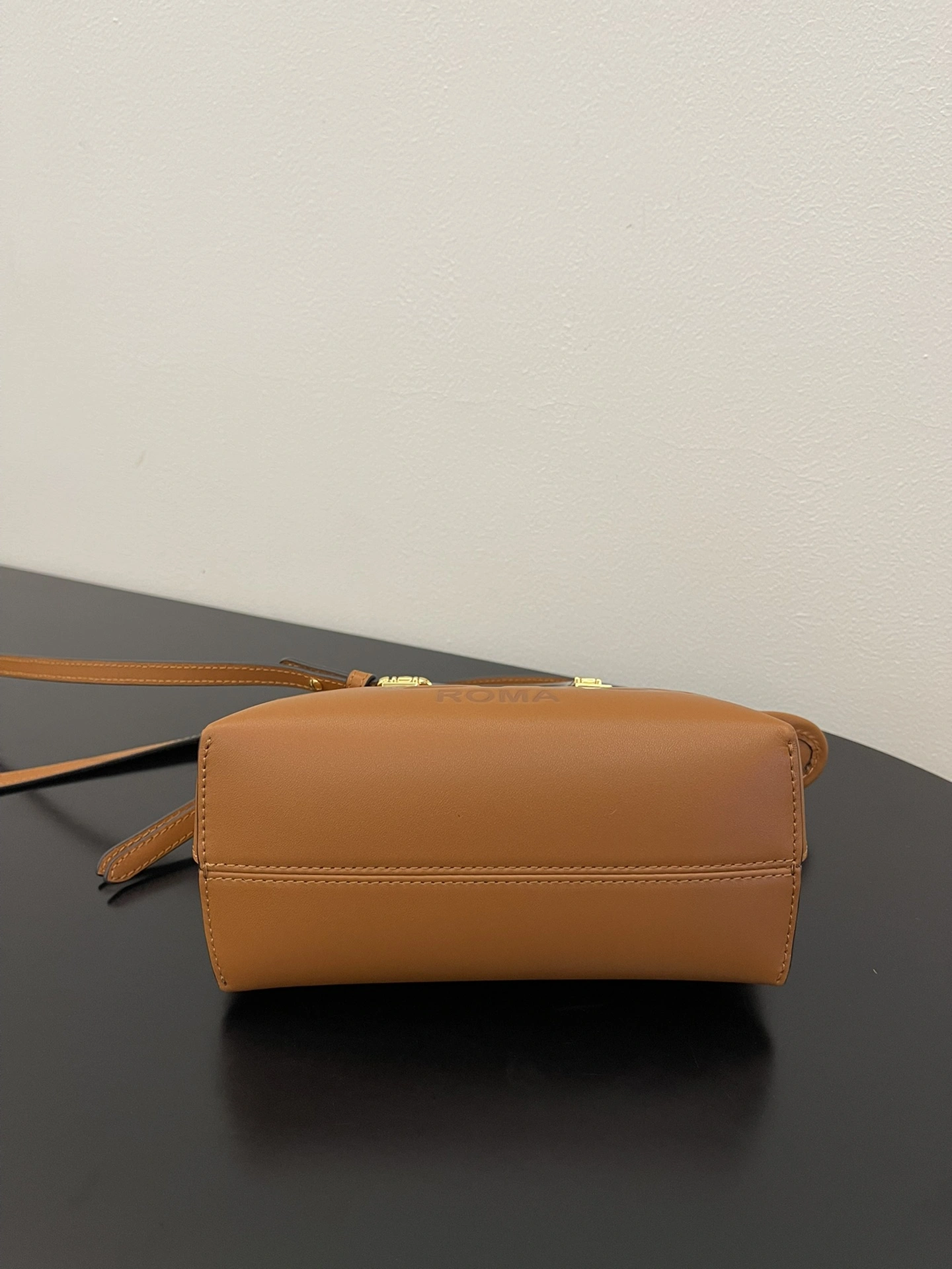 Tailored Fendi Top Handle Bags 76634