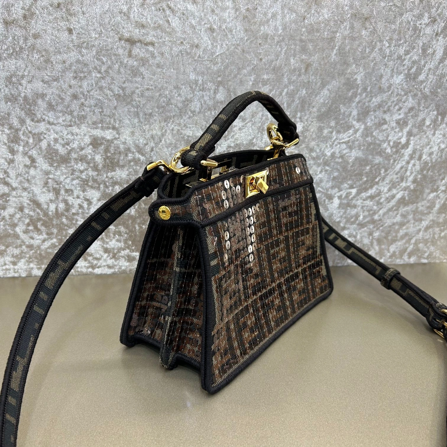 Timeless Fendi Top Handle Bags 76615