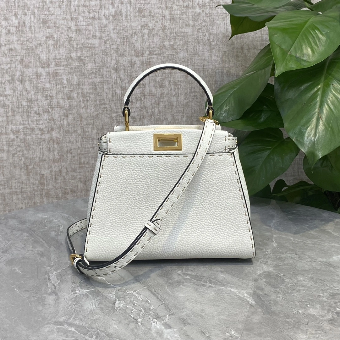 Reliable Fendi Top Handle Bags 76624