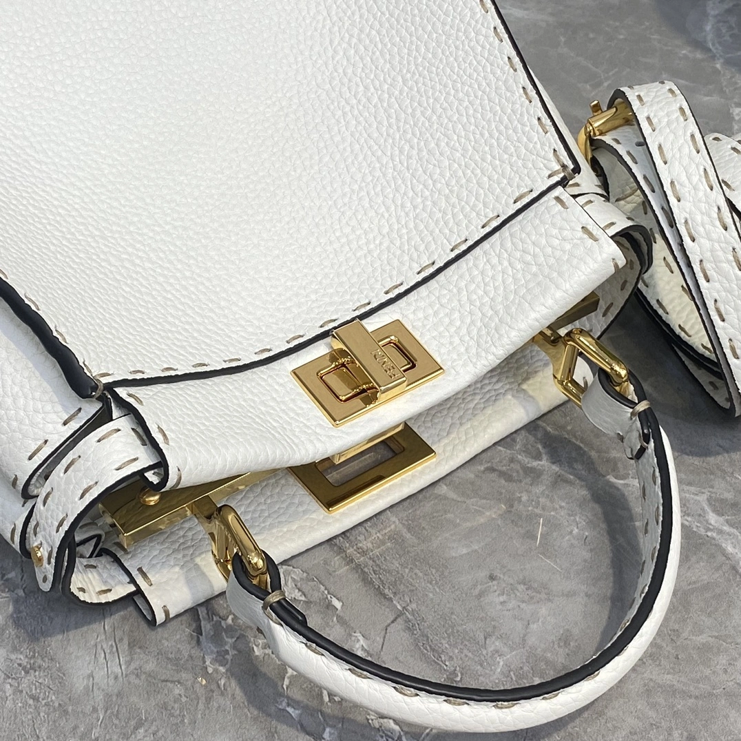 Reliable Fendi Top Handle Bags 76624