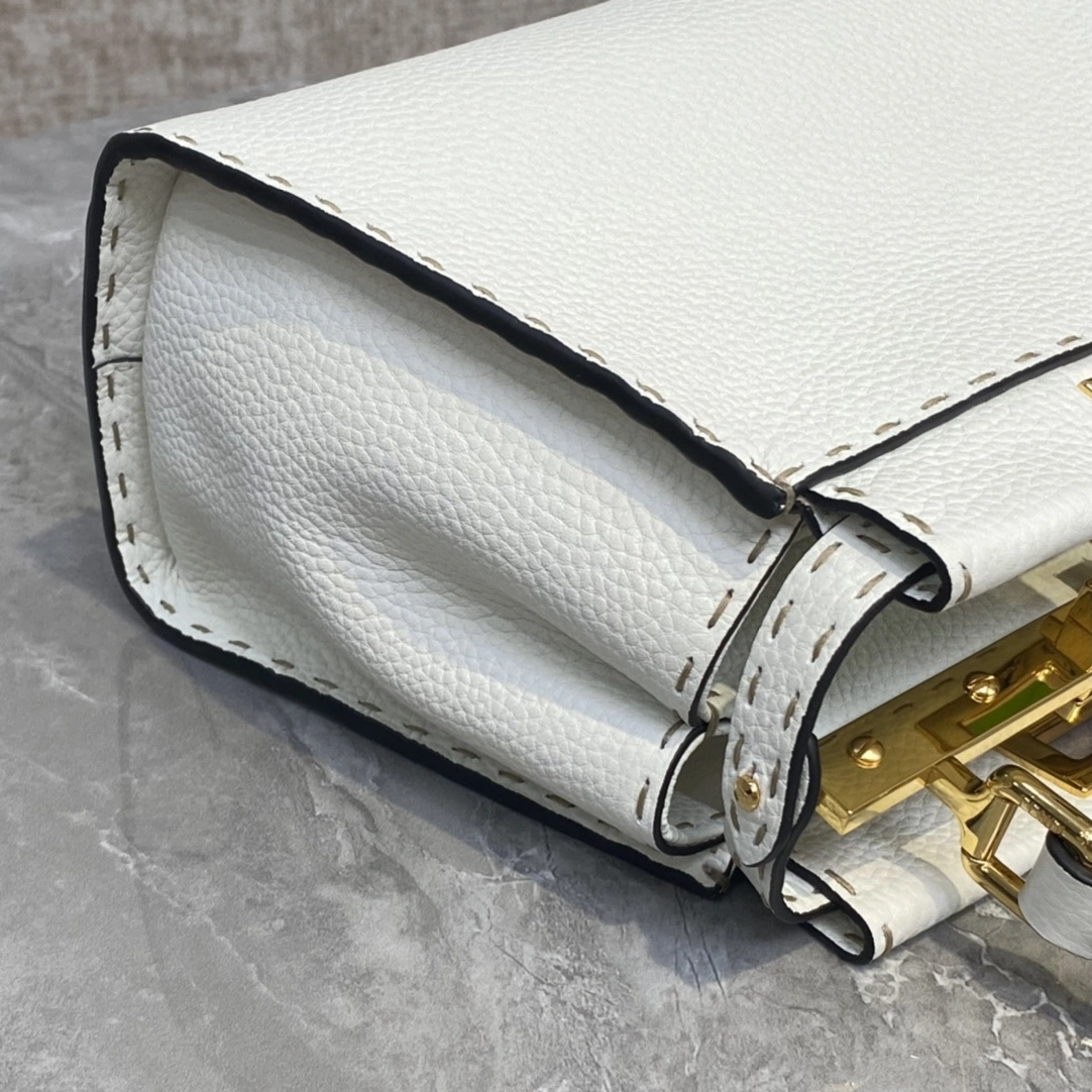 Reliable Fendi Top Handle Bags 76624