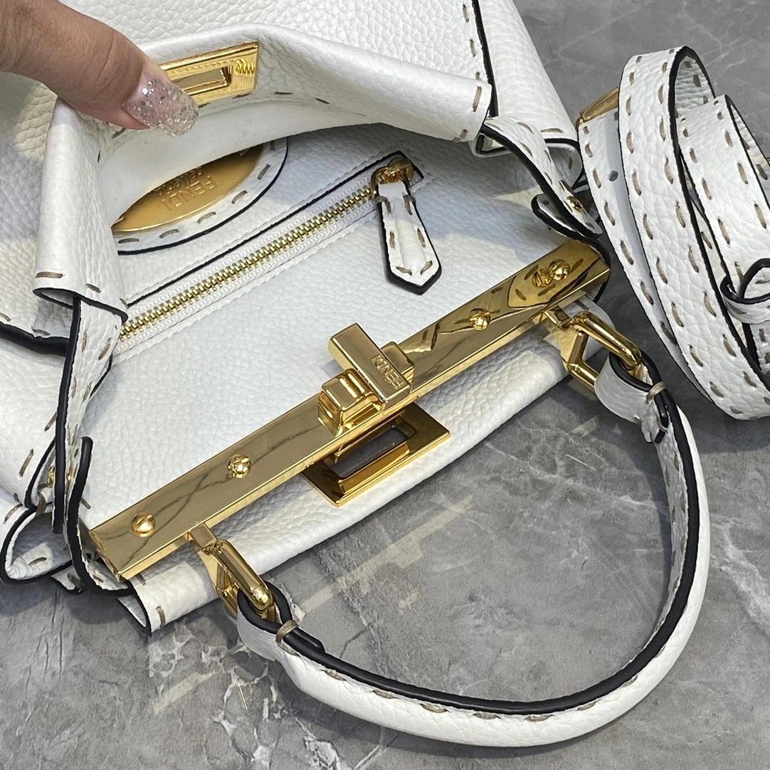 Reliable Fendi Top Handle Bags 76624