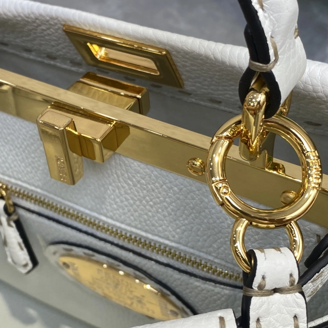Reliable Fendi Top Handle Bags 76624