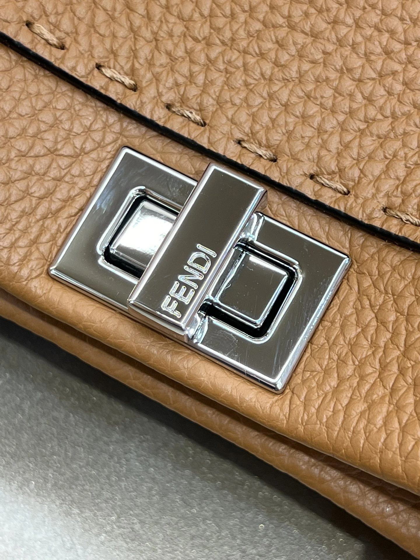 Stretchable Fendi Top Handle Bags 76631