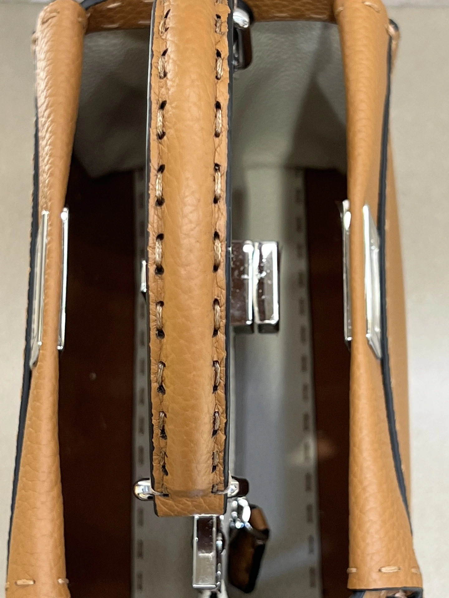 Stretchable Fendi Top Handle Bags 76631