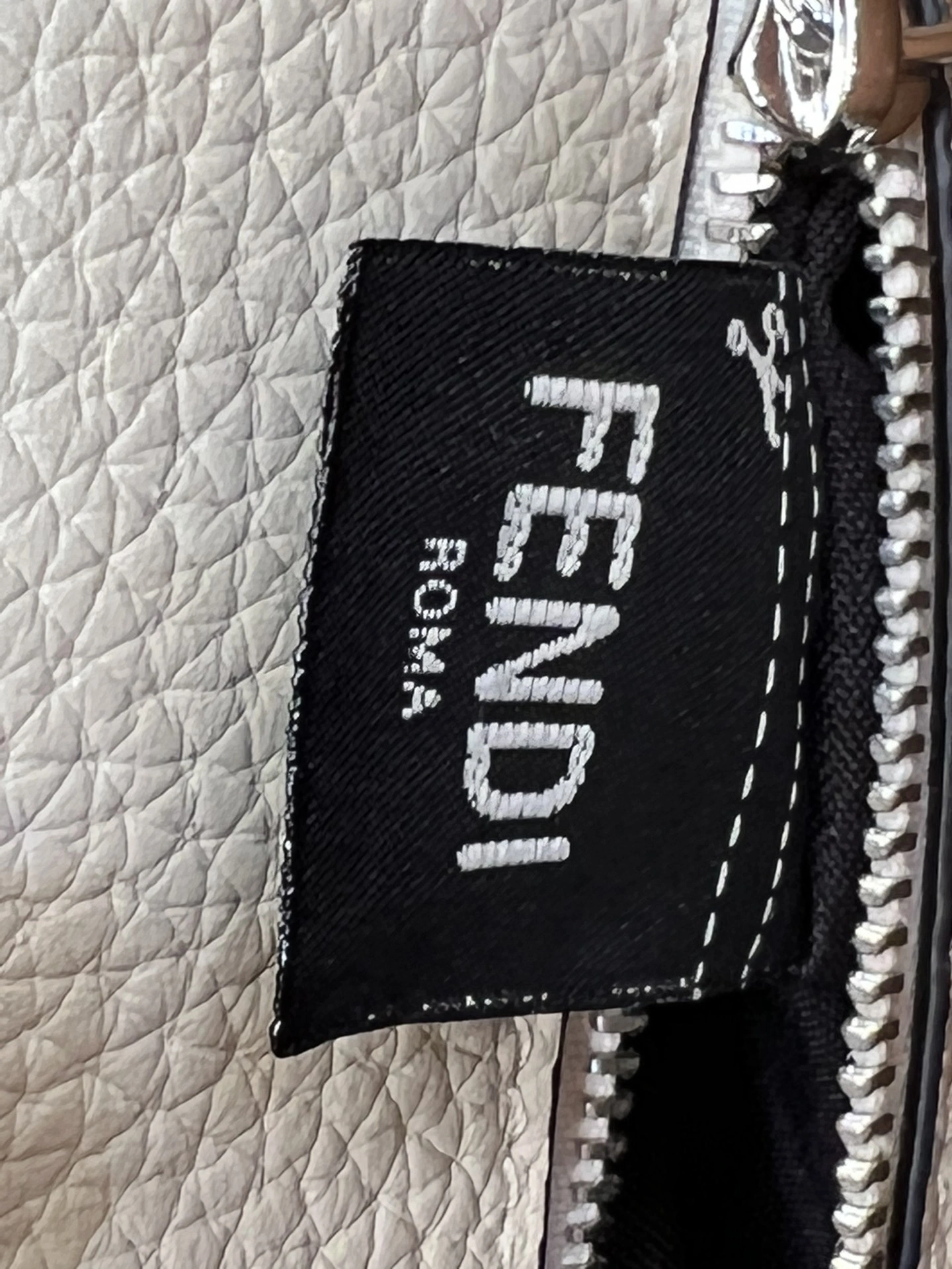 Stretchable Fendi Top Handle Bags 76631