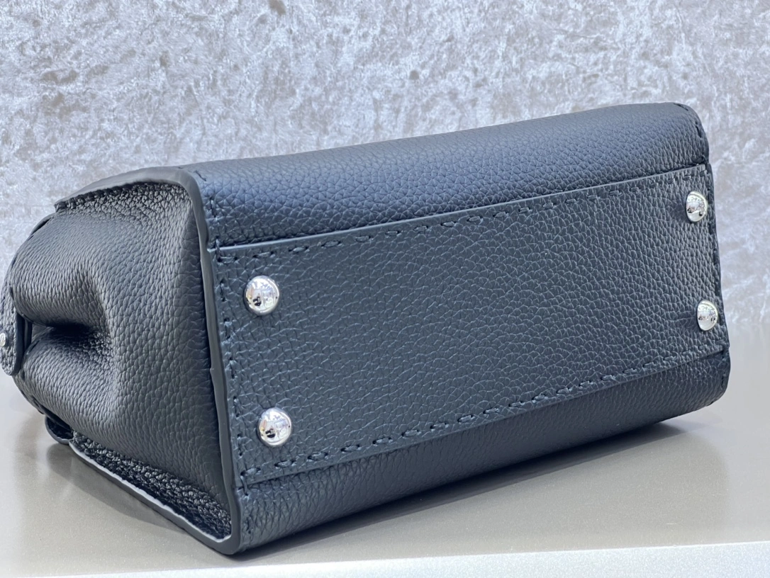 Fendi Top Handle Bags Practical 76632