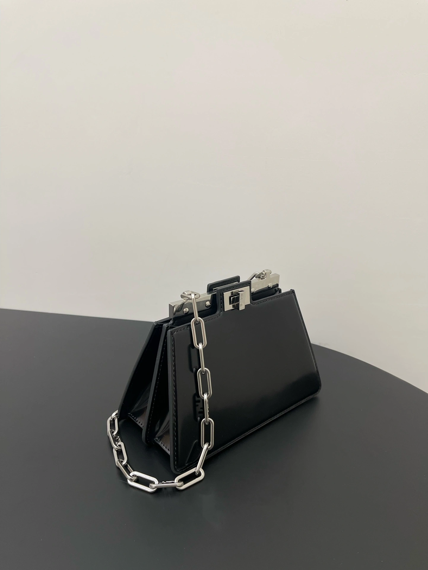 Practical Fendi Top Handle Bags 76627