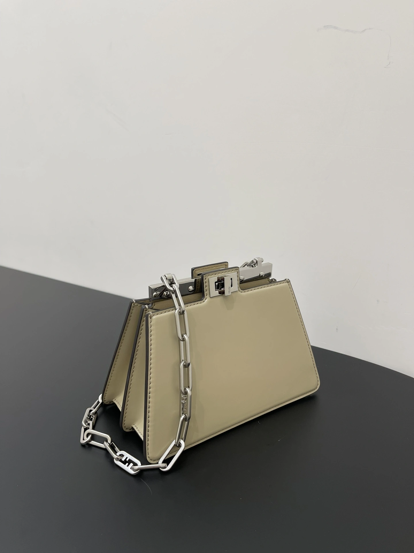 Comfortable Fendi Top Handle Bags 76616