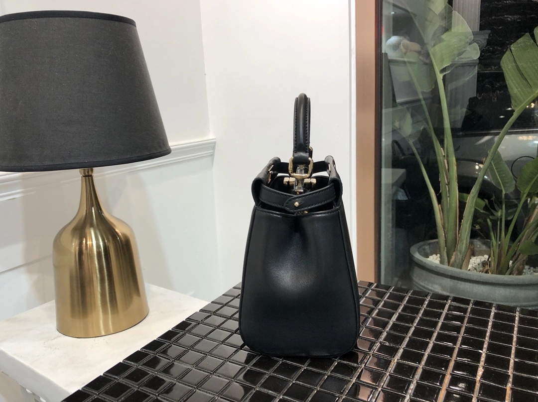 Unique Fendi Top Handle Bags 76629