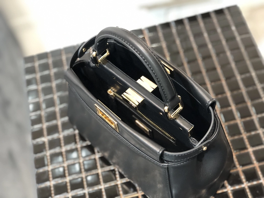 Unique Fendi Top Handle Bags 76629