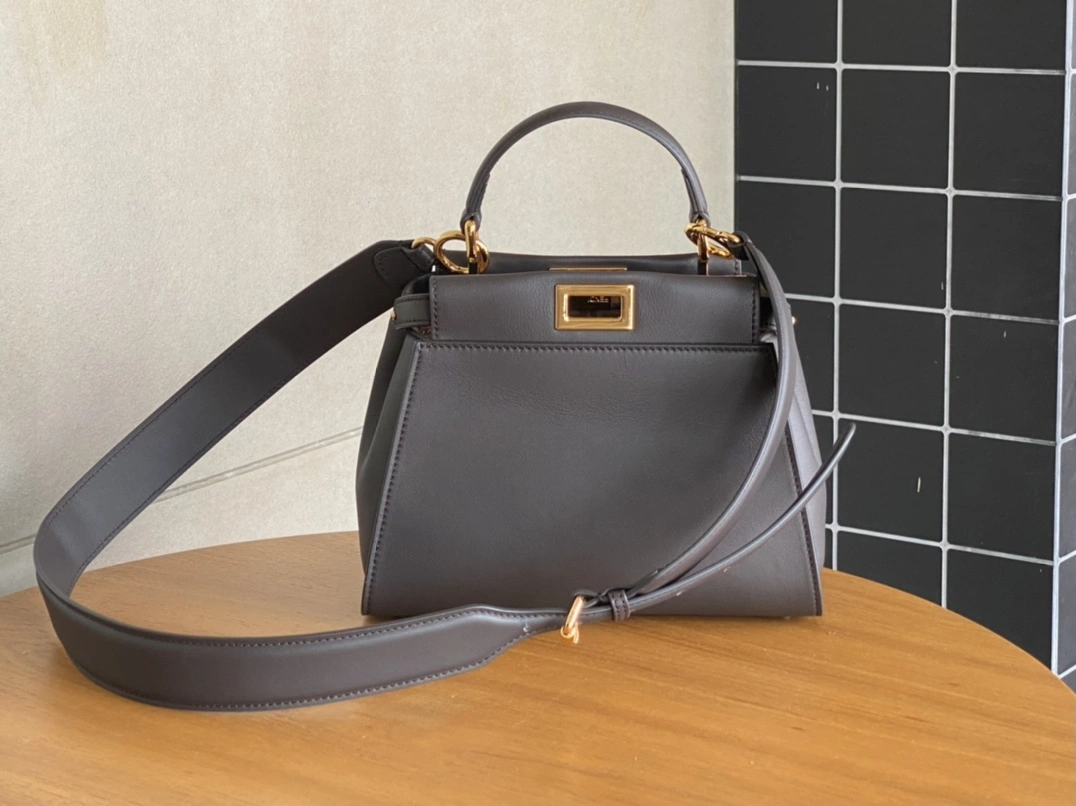 Fendi Top Handle Bags Durable 76618